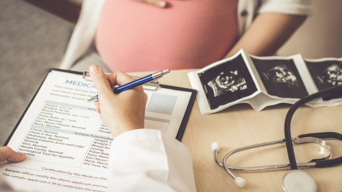 Pregnant woman at the doctor