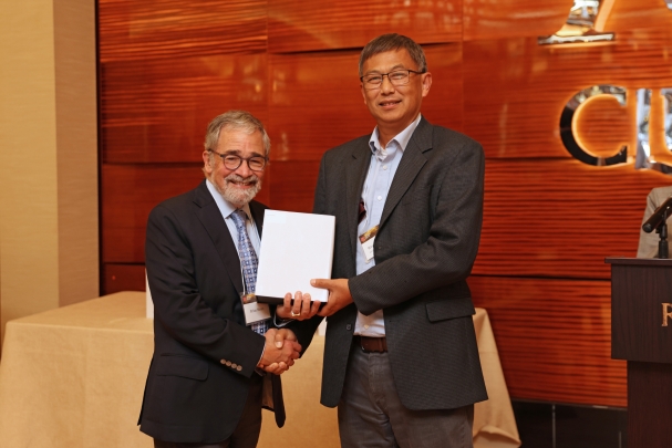 Chancellor Brian Strom and Wei-Xing Zong