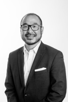 headshot of Ken Suh, CEO of Sauvie Inc.